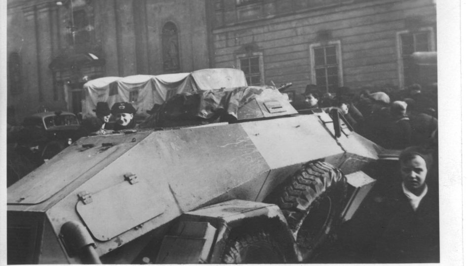 Počátek okupace 1939 v Hradci Králové. Německá armáda na Velkém náměstí