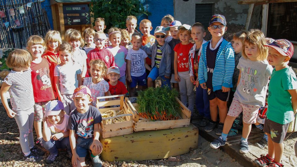 Zemědělcem v Africe se staly děti z Mateřské školy Roháčova ve Dvoře Králové nad Labem