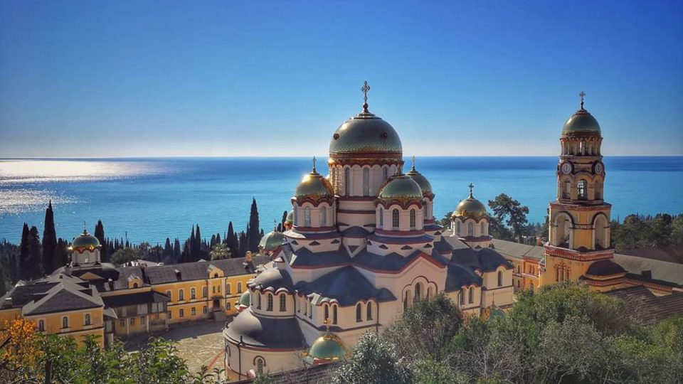Abcházie - pravoslavný  klášter Nový Athos
