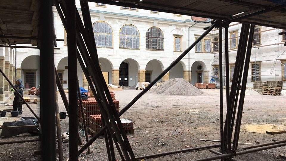 Stavební ruch na zámku v Rychnově nad Kněžnou zatím nekončí