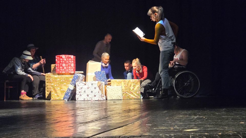 Z divadelní části benefice Apropo