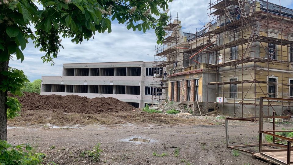 Stavební úřad ve Dvoře Králové řeší případ nepovolené stavby soukromého zdravotnického zařízení 