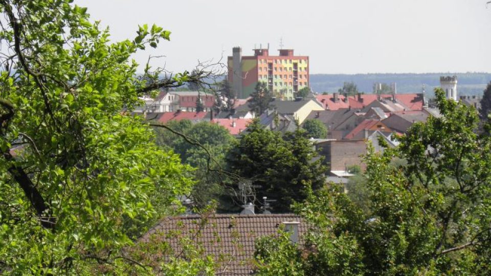 Pohled od hřbitova k městu Česká Skalice