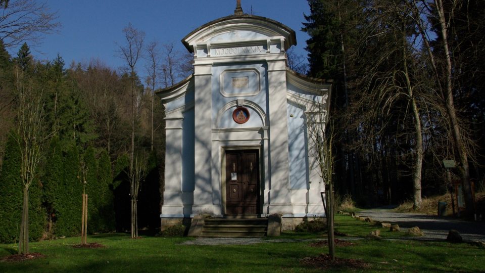 Dominantou Dřízenského údolí je kaple Panny Marie, která byla postavena v roce 1889 