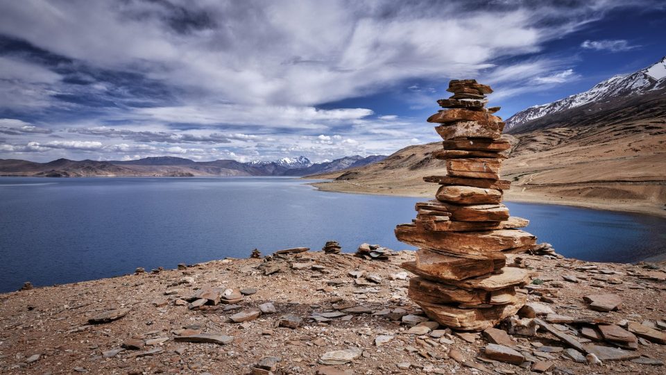 Jana Ďásková založila organizaci MOST ProTibet a pomáhá tamním lidem - Jezero Tso-Moriri | foto: archiv Jany Ďáskové Jana Ďásková založila organizaci MOST ProTibet a pomáhá tamním lidem - Jezero Tso-Moriri