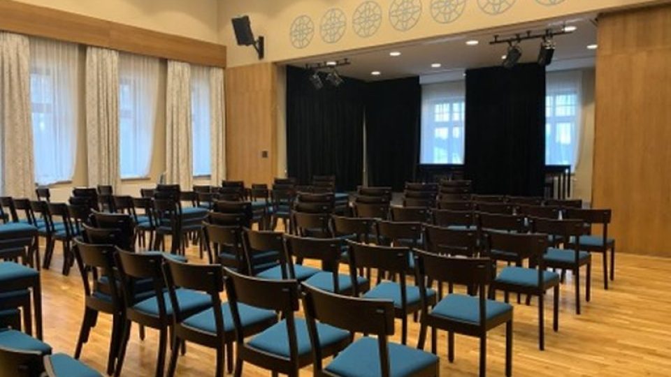 Malý sál v divadle J. K. Tyla v Červeném Kostelci je po kompletní obnově opět v provozu