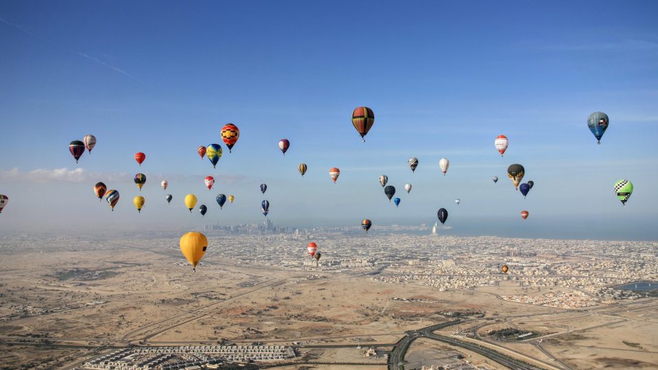 Pohled z koše balonu je opravdu krásný všude. Dubaj