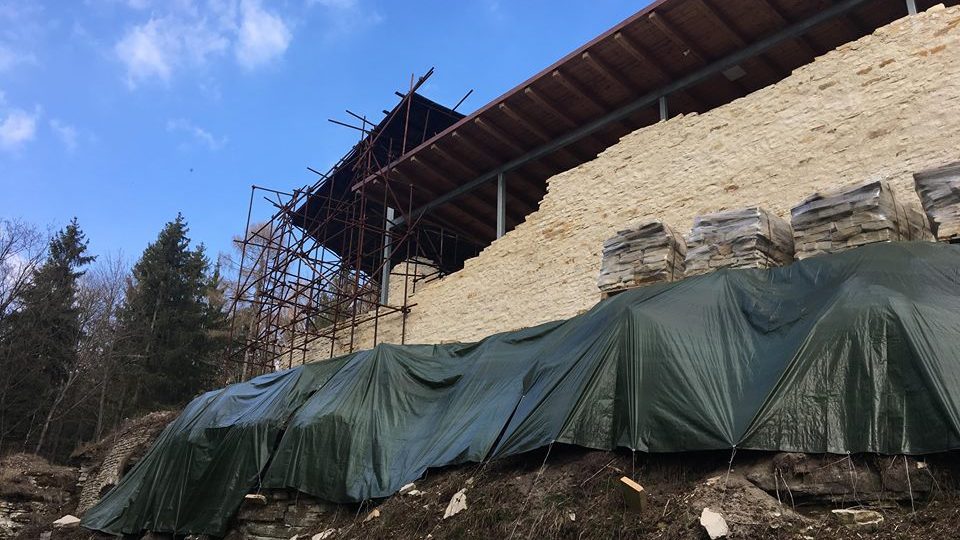 Po několikaletém úsilí Sdružení pro Vízmburk se zřícenina hradu dočká výrazné obnovy