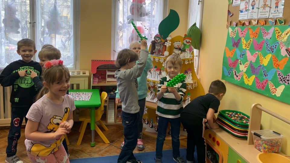 Víc než stovka dětí z malého polského městečka Radkow se učí česky