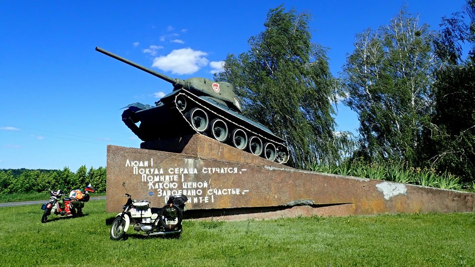 Všudypřítomné pomníky 2.světové války na Ukrajině
