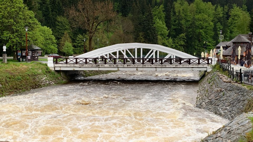 Vyhlášen první stupeň povodňové aktivity ve Špindlerově Mlýně nad přehradou Labská