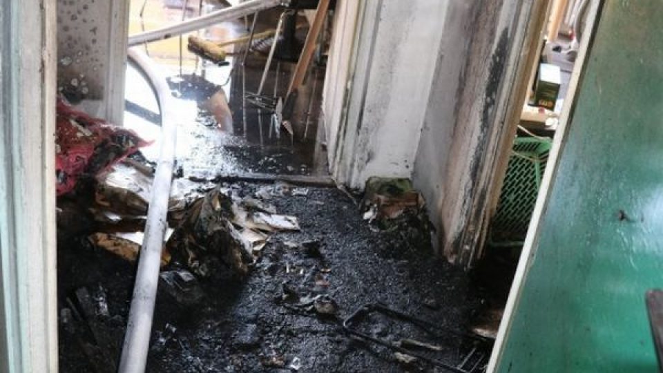 Požár v obchodě s výpočetní technikou se šířil neobvyklým způsobem, pomohla mu powerbanka