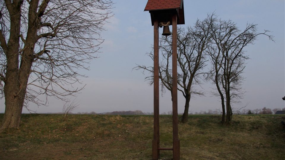 Hubálovská zvonička, která čeká na svého zvoníka