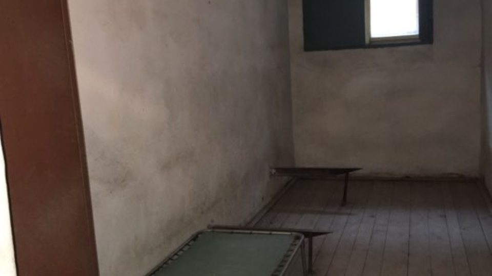 Bývalá vojenská věznice v Josefově na Náchodsku bude přístupná pro návštěvníky
