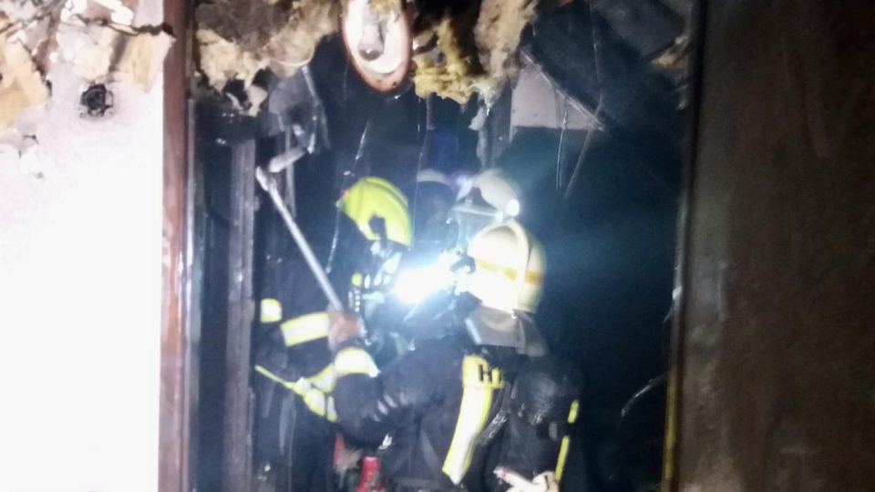 Požár penzionu v Horní Malé Úpě v Krkonoších likvidovalo 6 hasičských jednotek