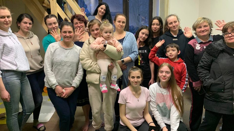 Náchodské ženy pomáhají ukrajinským maminkám s dětmi