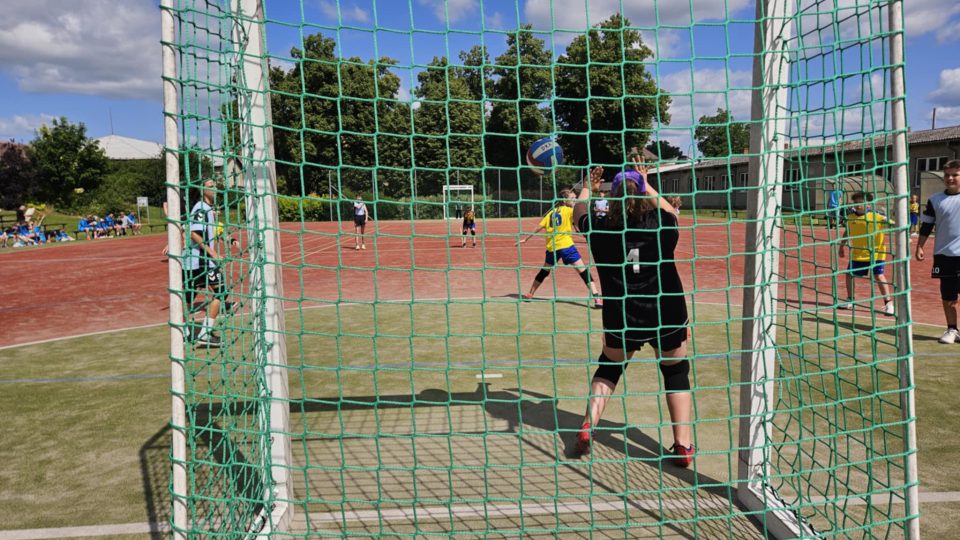 Sport, který vznikl na našem území a hraje se pouze v Česku! Mladí mají zájem o národní házenou