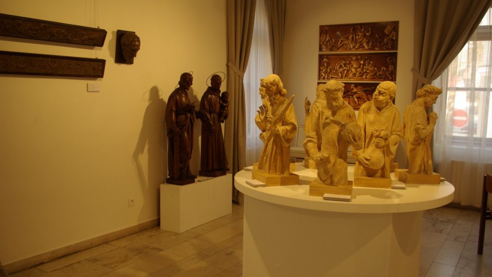 Na výstavě Český sochař Vojta Sucharda v Suchardově domě v Nové Pace