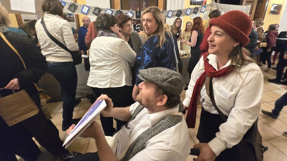 Kameloti časopisu Postižiny před zahájením benefice