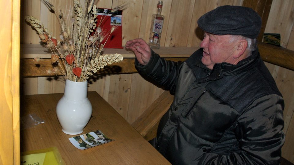 Jiří Chvojka v pokladně borovnického větráku
