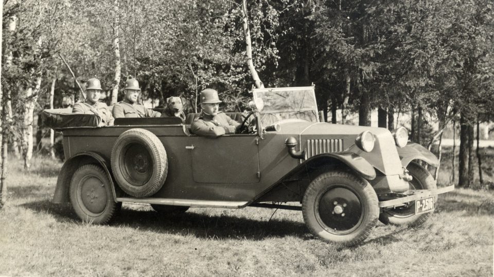 Četnická hlídka v automobilu Tatra, 30. léta 20 století