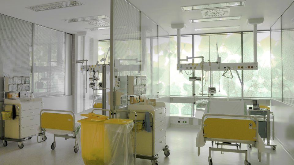 Fakultní nemocnici Hradec Králové patří mezi největší zdravotnická zařízení u nás