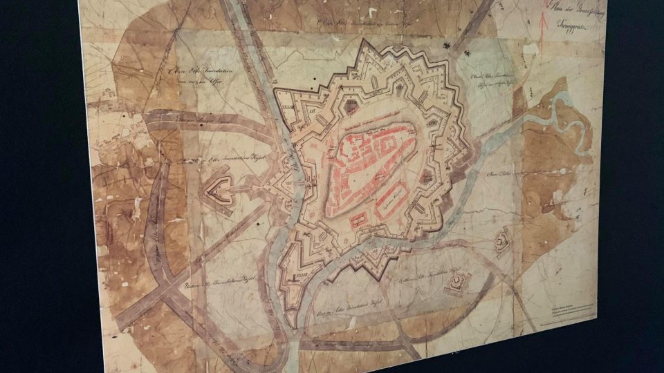 Historické vojenské mapy a plány nebo polní kuchyně nabídne letos vojenské muzeum v Josefově