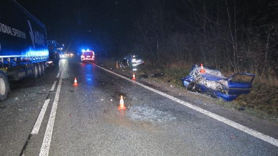 Nehoda pěti vozidel u Lochenic na Hradecku