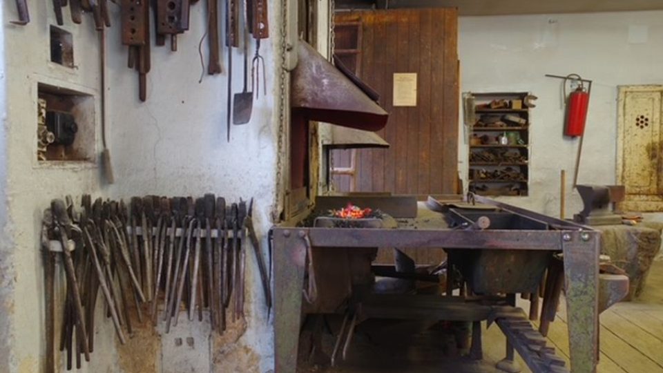 Historická kovárna v Dobrušce na Rychnovsku opět ožívá