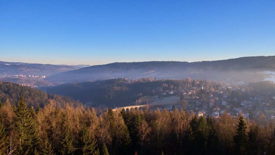 Tanvald, Černostudniční hřeben, Smržovka s viaduktem