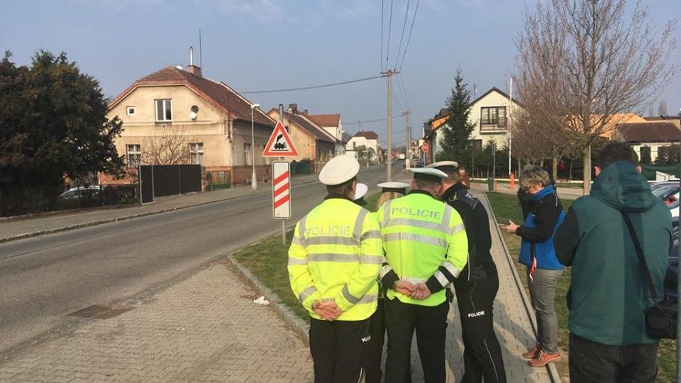 Policisté v okolí železničních přejezdů v Královéhradeckém kraji kontrolovali dodržování dopravních předpisů