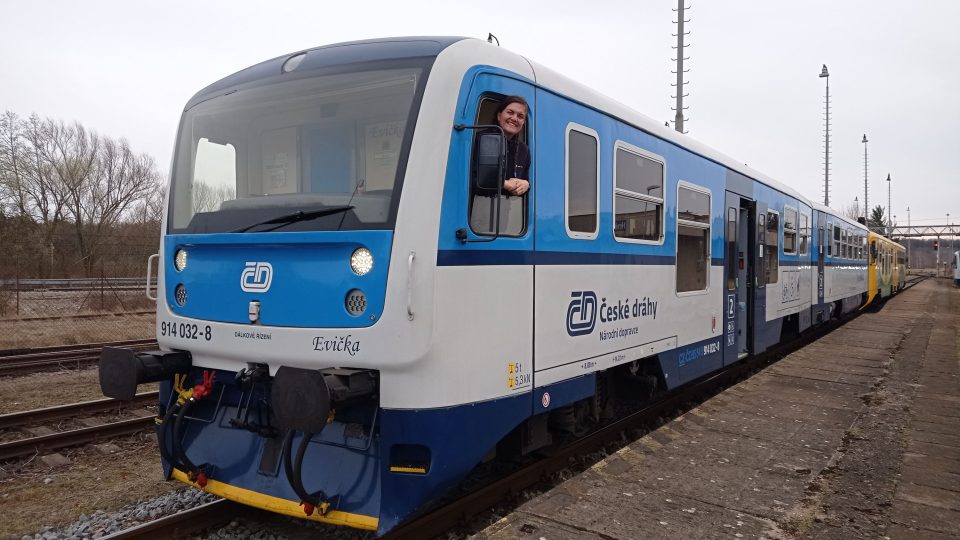 Strojvedoucí Eva Koňáková a její velká láska - železniční mašiny