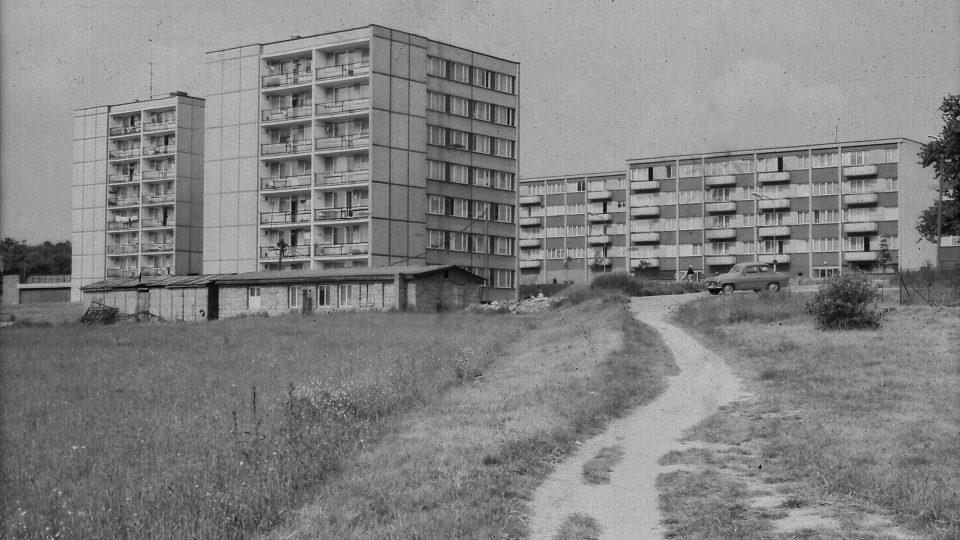 Nové město nad Metují - rok 1973-74, domy typu HK60 a u nich domy novějšího typu HK65