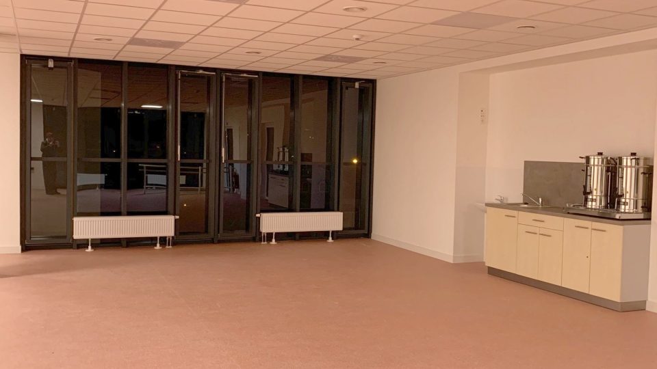 Interiéry nové léčebny ve Dvoře Králové nad Labem, která první pacienty přivítá v dubnu