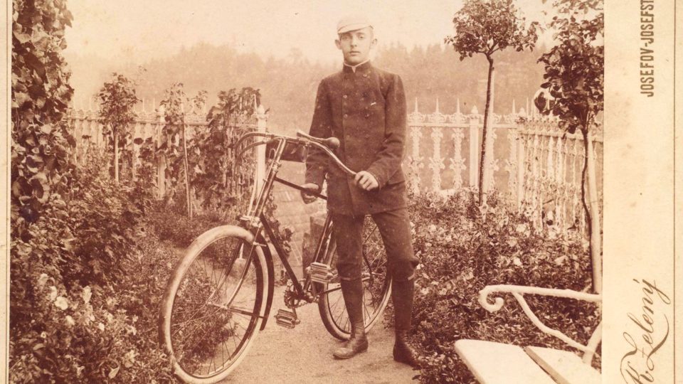 Z expozice historie cyklistiky v Žirči u Dvora Králové nad Labem 
