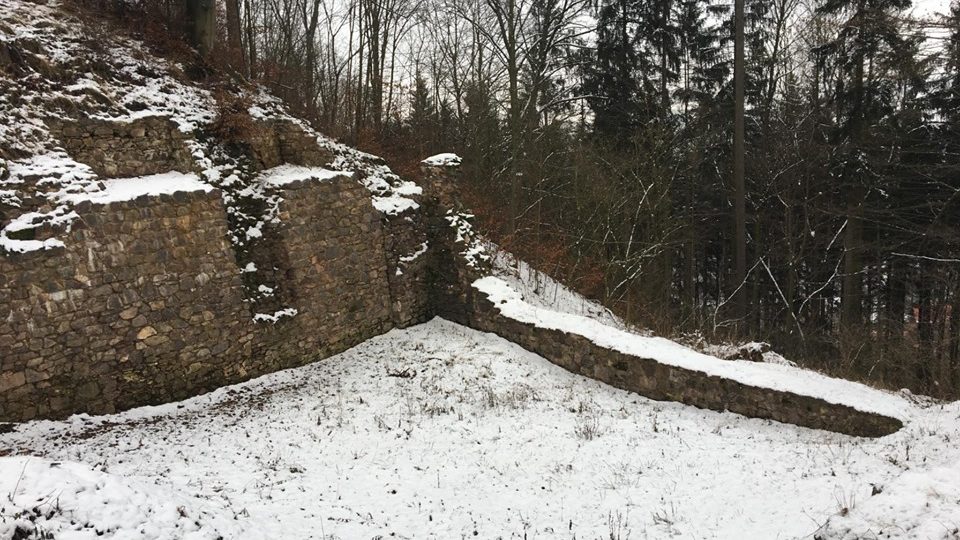 Hrad Potštejn možná v minulosti vypadal jinak, než jak se doposud uvádělo