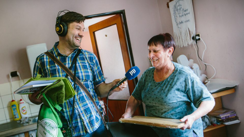 Na Zdeňku Houdkovou čekal dárek v podobě kuchařky Pochoutkového roku