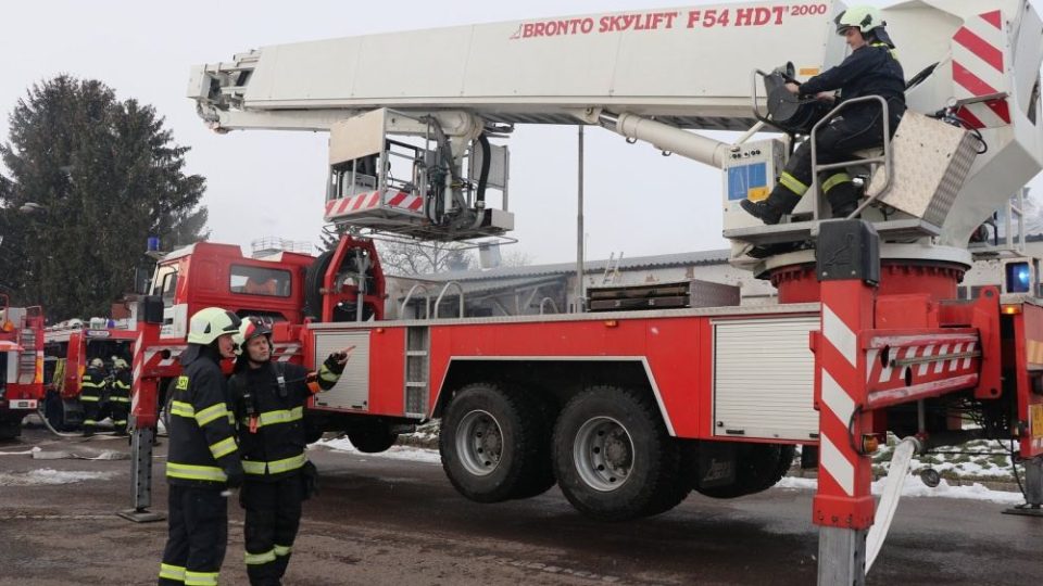 V Mžanech hořela hala drůbežárny