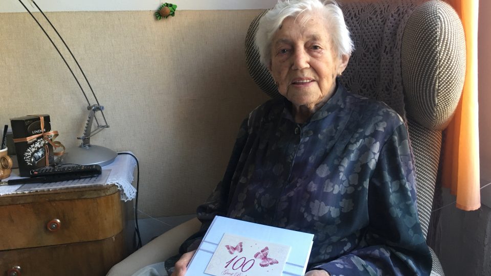 Paní Jitka Domáňová slaví 100. narozeniny