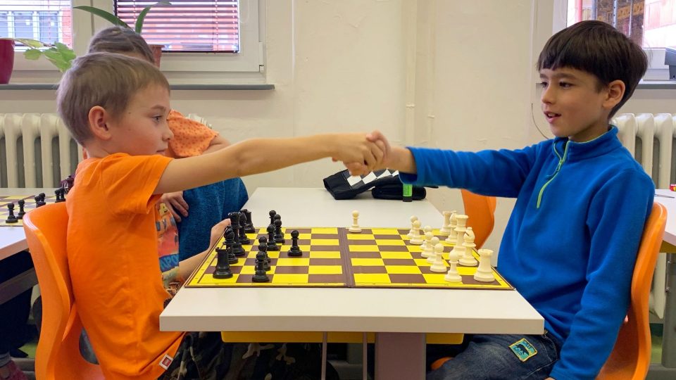 V Základní škole v Bílé Třemešné se žáci povinně učí hrát šachy 