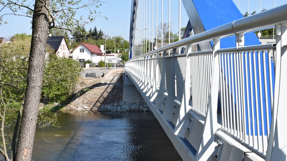 Nový most ve Svinarech začal sloužit veřejnosti