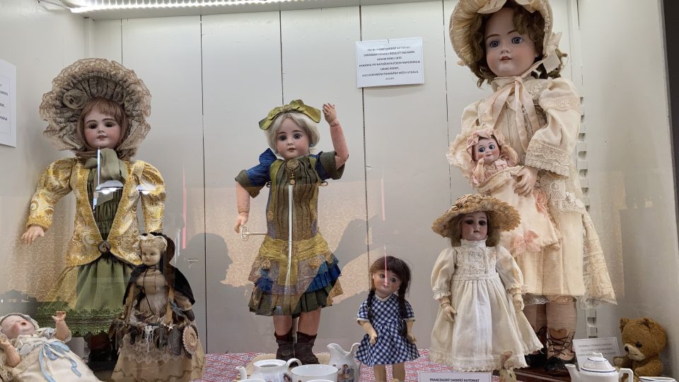 Mechanické panenky v Muzeu hraček Stuchlíkovi v Novém Bydžově