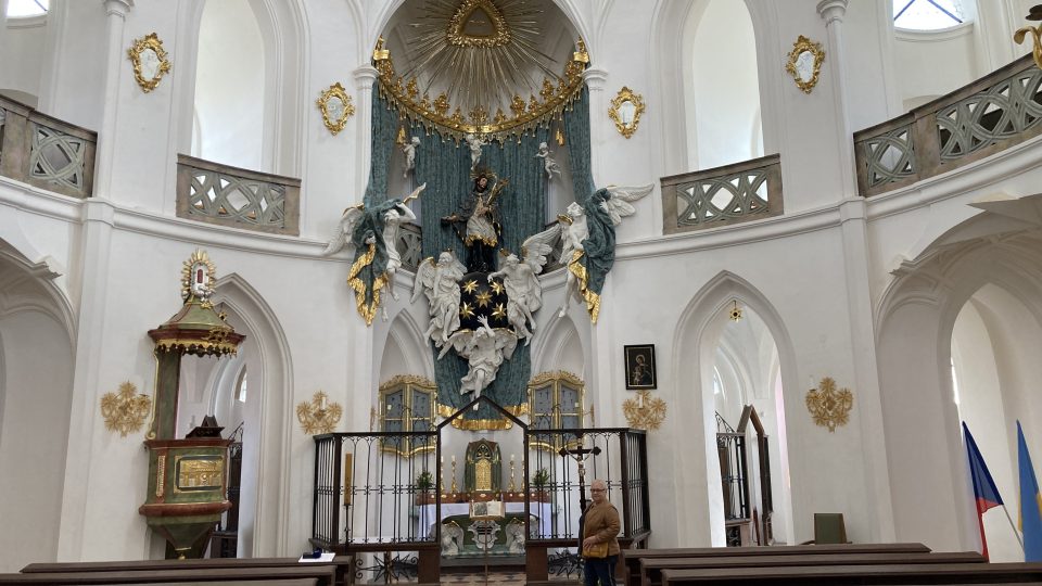 Interiér kostela sv. Jana Nepomuckého na Zelené hoře po rekonstrukci