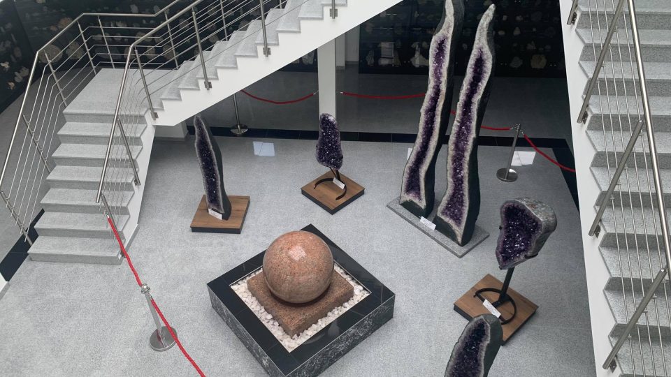 Milovníci drahých kamenů mohou navštívit Galerii minerálů ve Dvoře Králové nad Labem