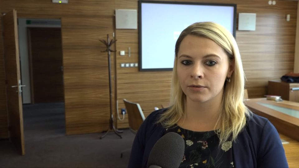 Autorka publikace Jana Šafářová z odboru dopravy Královéhradeckého kraje | foto: Královéhradecký kraj Autorka publikace Jana Šafářová z odboru dopravy Královéhradeckého kraje