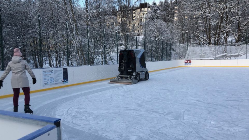 V Krkonoších přibývají veřejná kluziště a zájem o ně je