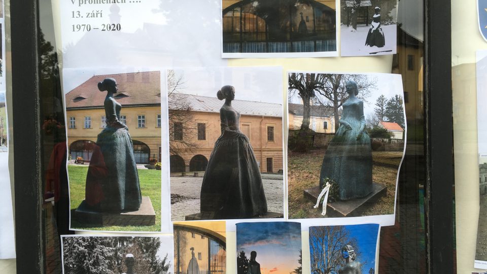 Autorkou nejkrásnější sochy k poctě Boženy Němcové je Marie Uchytilová Kučová