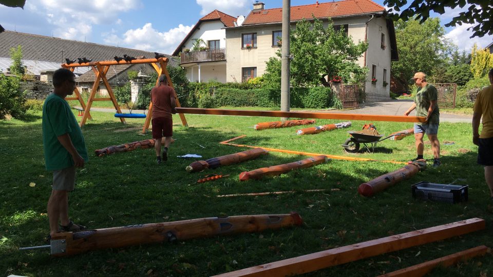 V Žernově mají děti nový herní park na motivy pohádek Boženy Němcové
