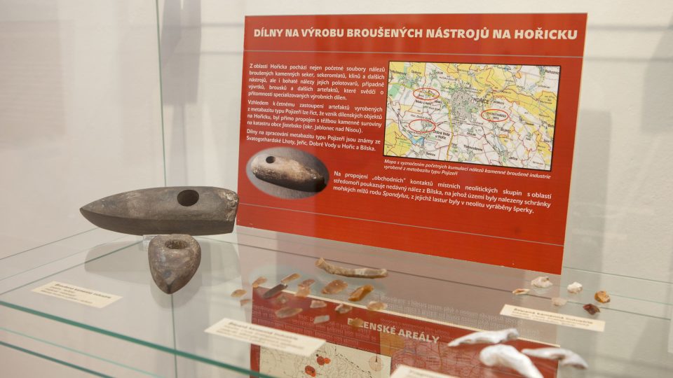 Výstava Za drahými kameny do pravěku - nálezy Hořice
