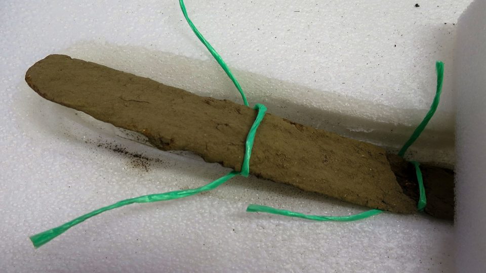 Detail železného keltského meče z Českých Lhotic před restaurováním